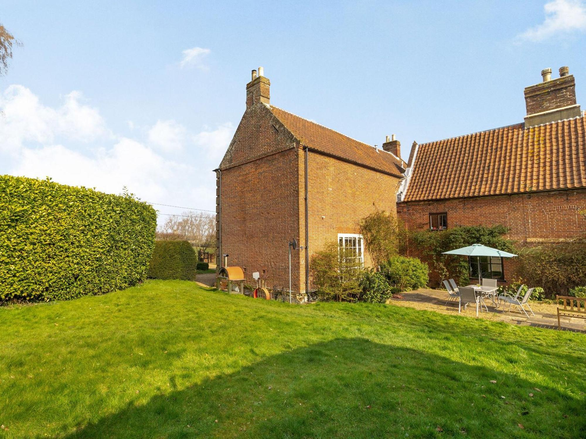 Hemblington Hall Arts And Leisure Ltd South Walsham Екстериор снимка