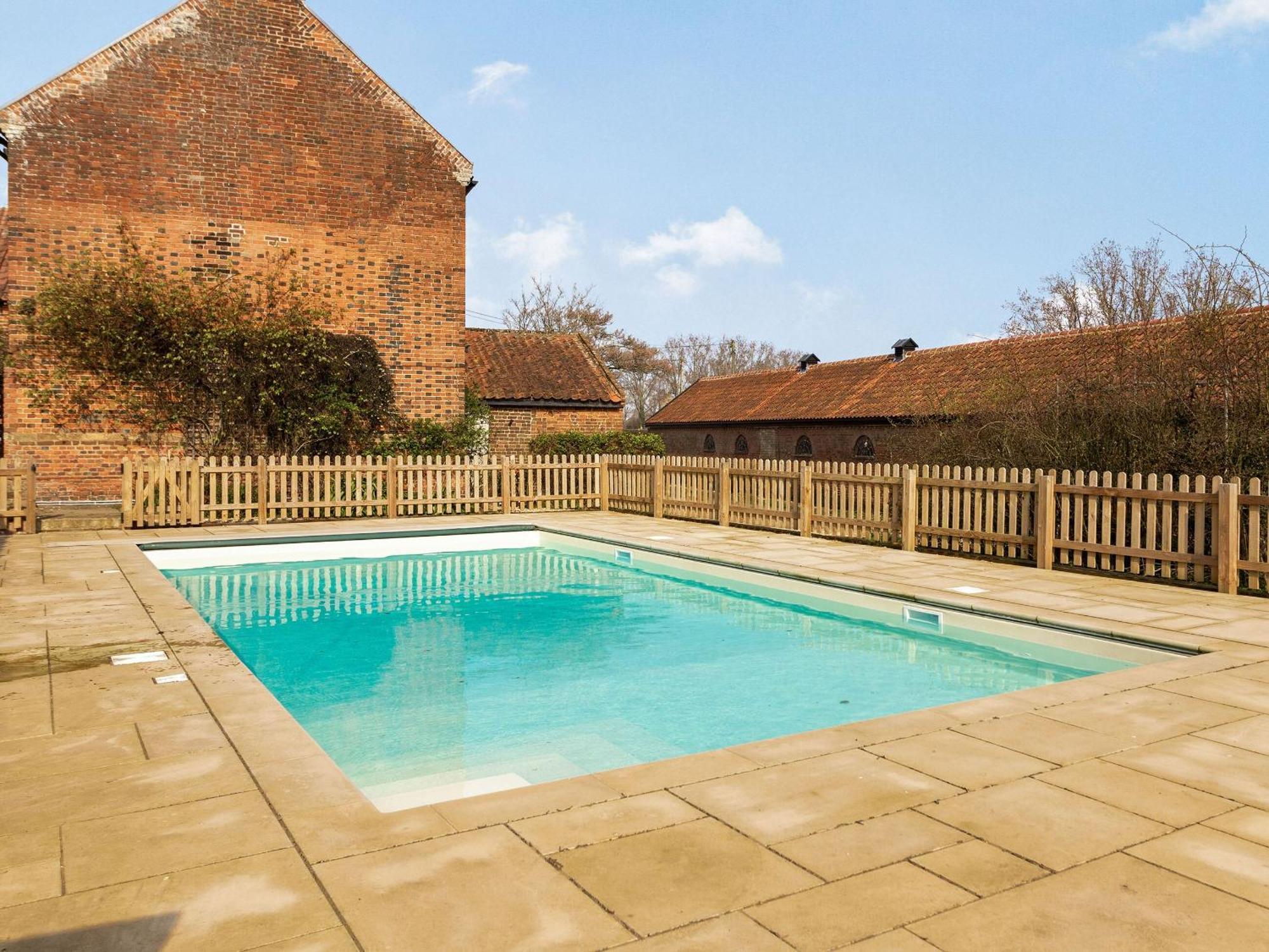 Hemblington Hall Arts And Leisure Ltd South Walsham Екстериор снимка