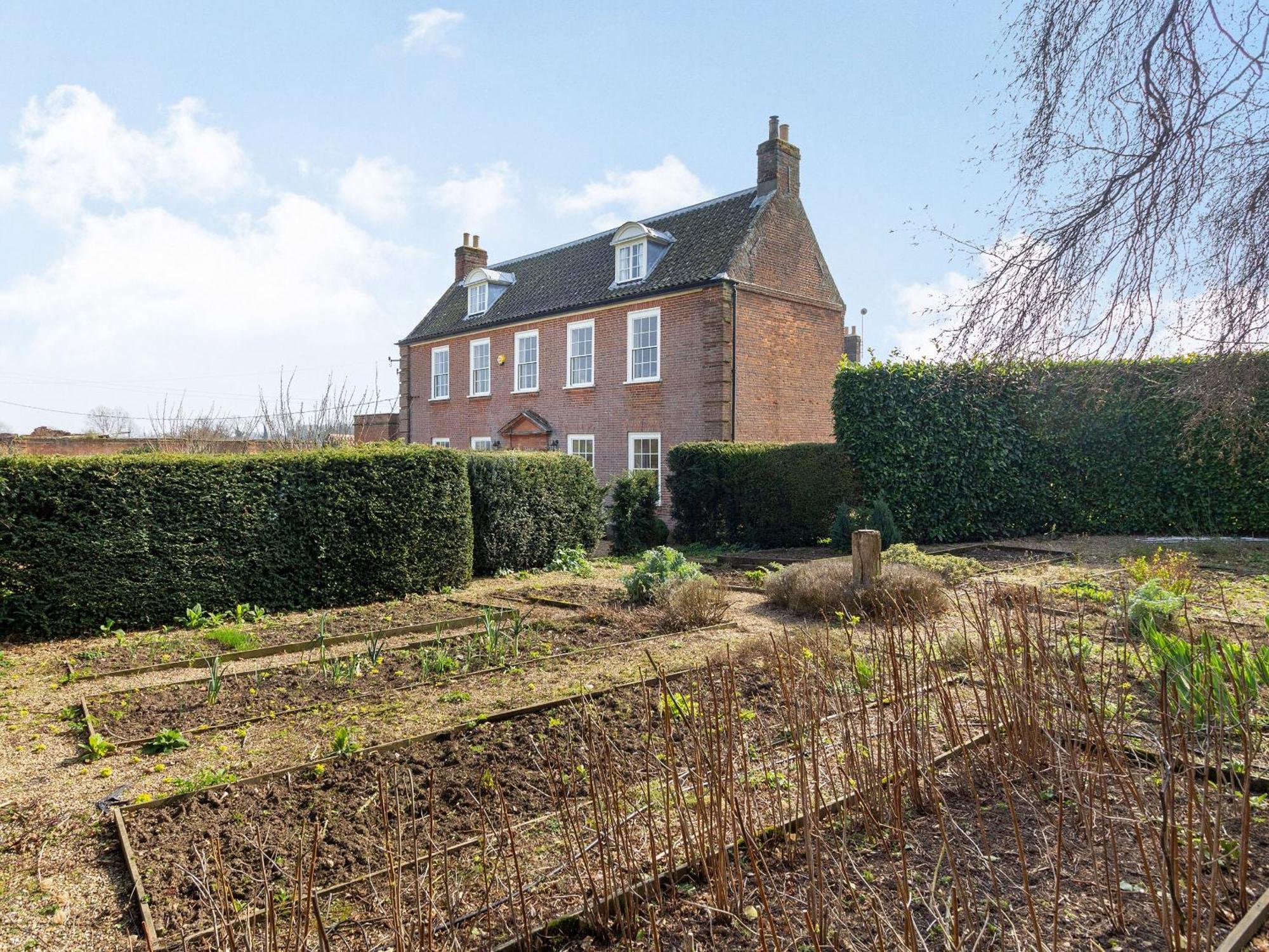 Hemblington Hall Arts And Leisure Ltd South Walsham Екстериор снимка