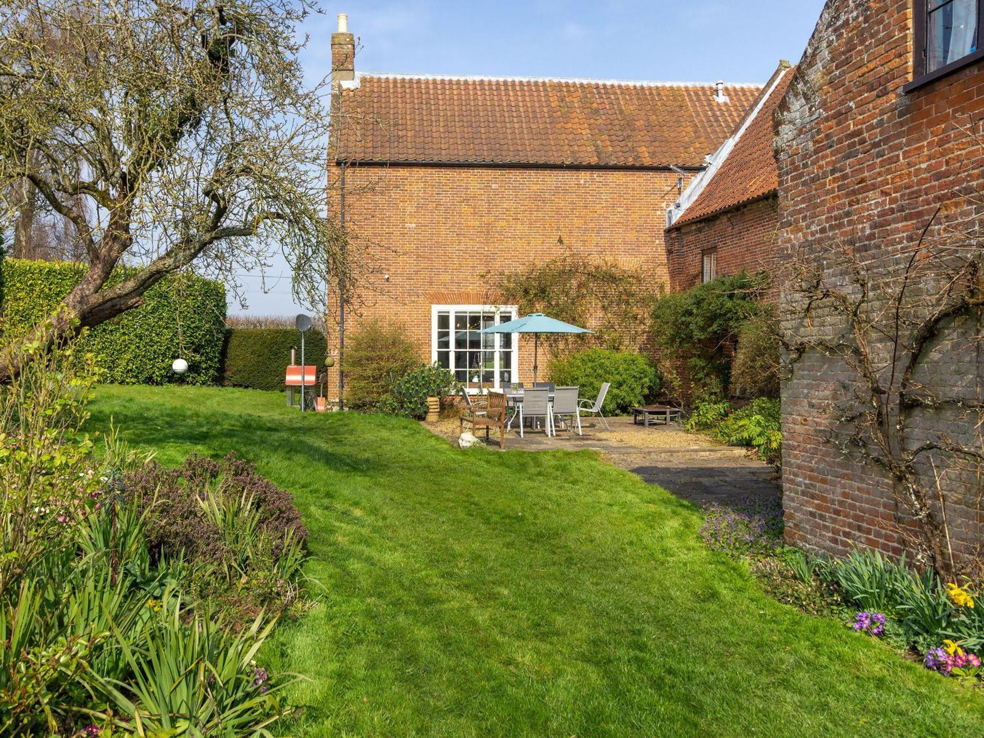 Hemblington Hall Arts And Leisure Ltd South Walsham Екстериор снимка
